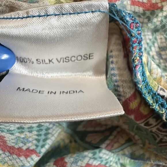 Shana Top Viscose Silk Lightweight Blouse M Short Sleeve Patchwork Art To Wear - Picture 7 of 9